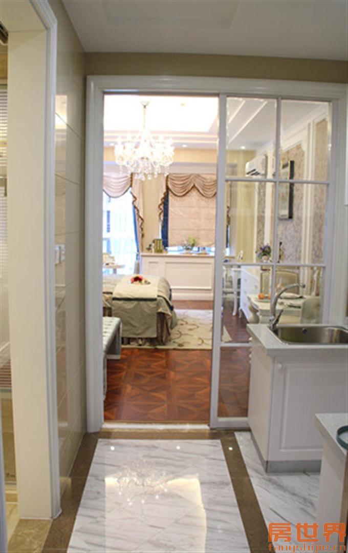 50㎡b户型设计为一室一厨一卫,厨房和卫生间分布于入户厅